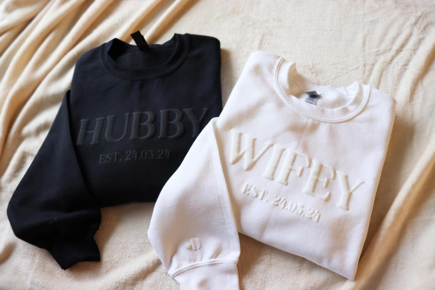 Personalized Wifey & Hubby Puff Sweatshirt, Personalized Sweatshirt, Wedding Gift, Gift for Her, Gift for Him