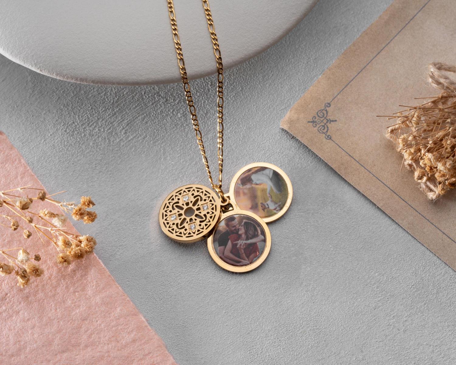 Custom Locket Necklace with Photo, Personalized Photo Pendant, Engravable Memorial  Jewelry, Mothers Day Gift for Her