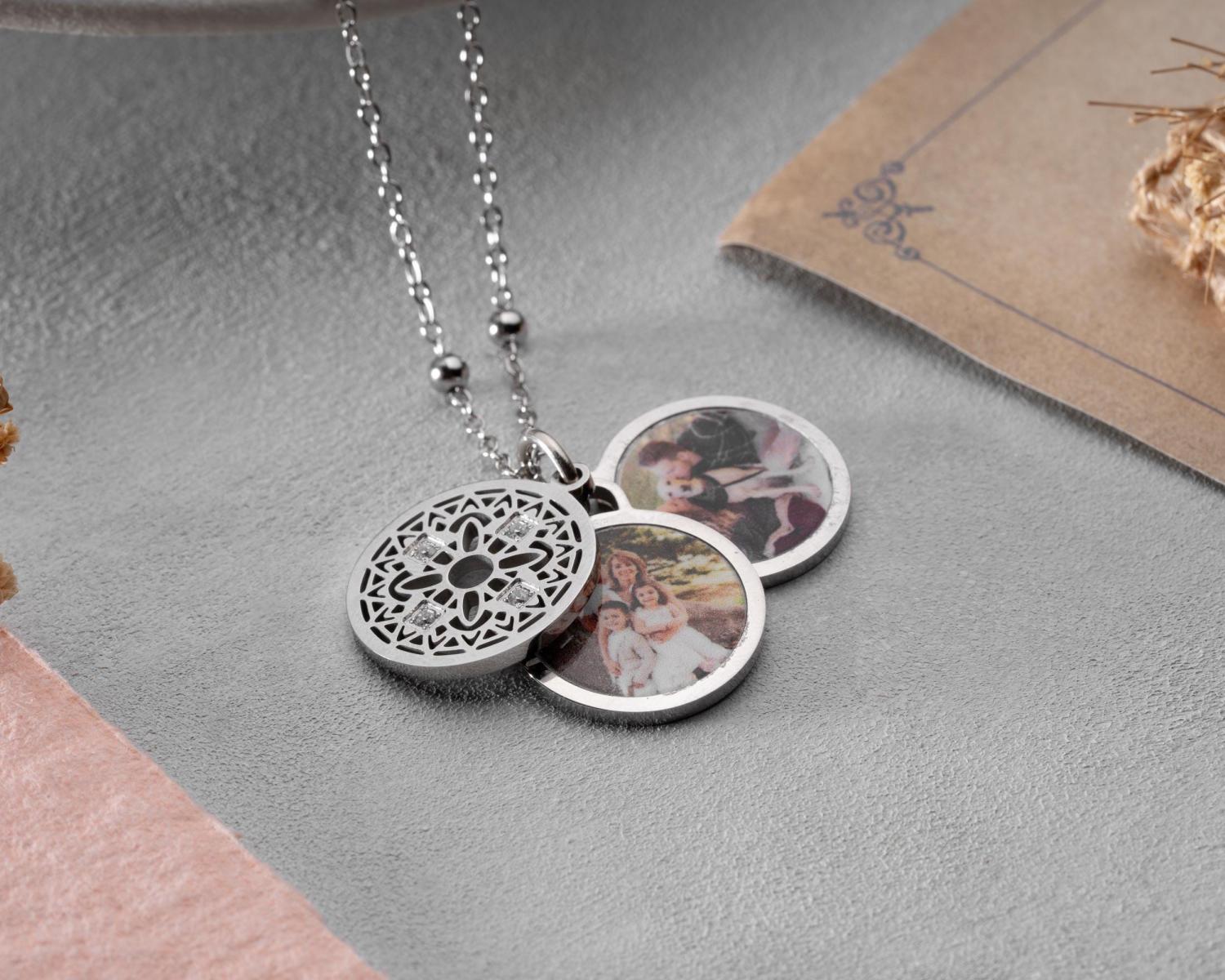 Custom Locket Necklace with Photo, Personalized Photo Pendant, Engravable Memorial  Jewelry, Mothers Day Gift for Her