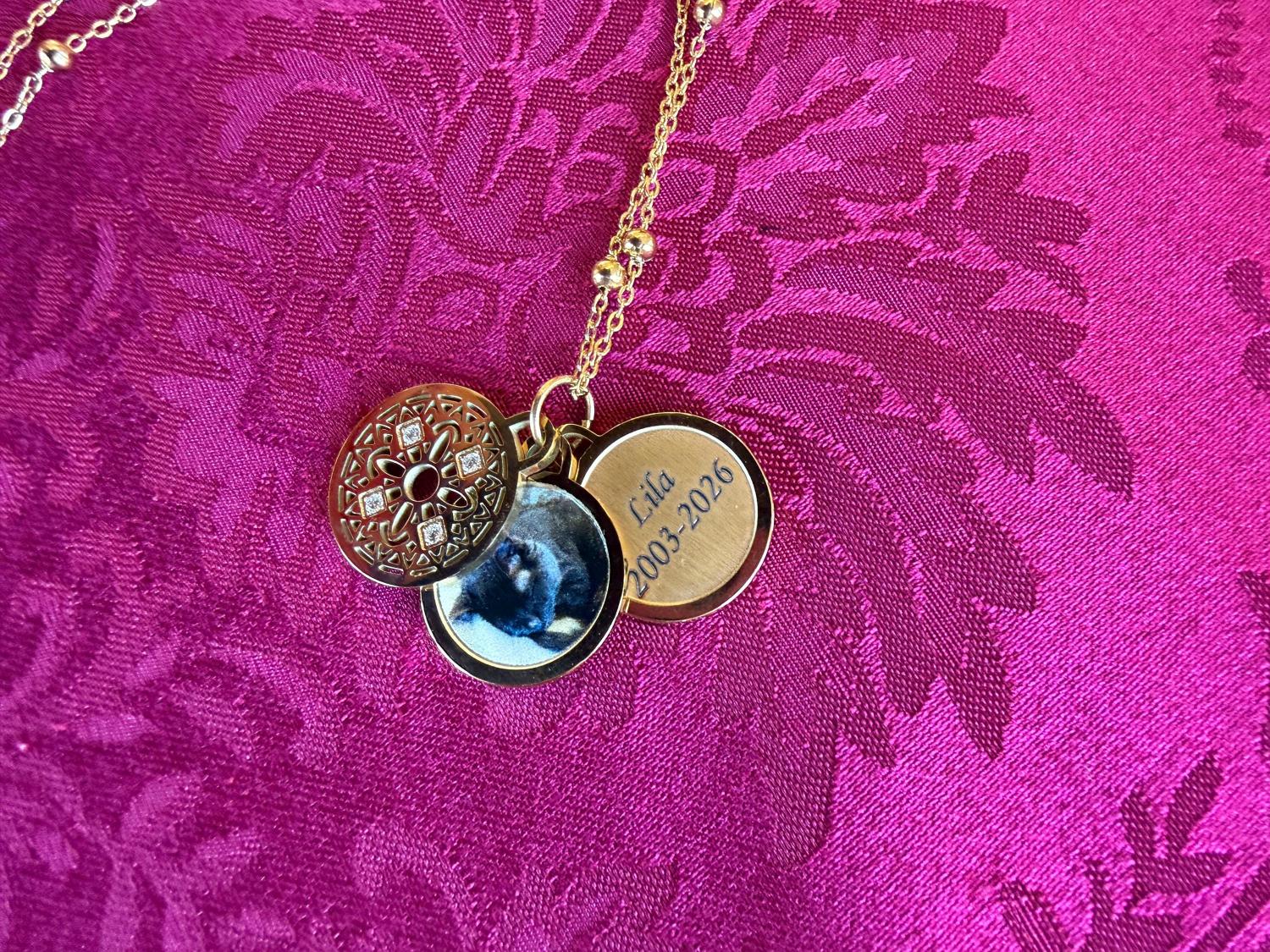 Custom Locket Necklace with Photo, Personalized Photo Pendant, Engravable Memorial  Jewelry, Mothers Day Gift for Her