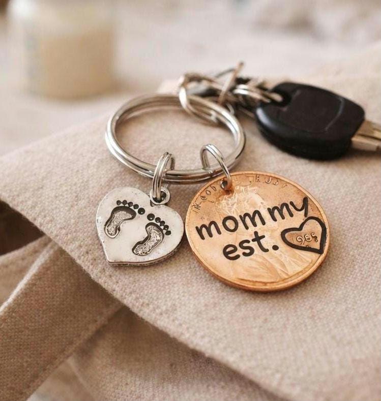 1st Mother's Day Gift, Custom Mom Keychain, Sentimental Mommy Birthday Gift from Son, Gift from Daughter, From Baby, unique Baby Shower Gift