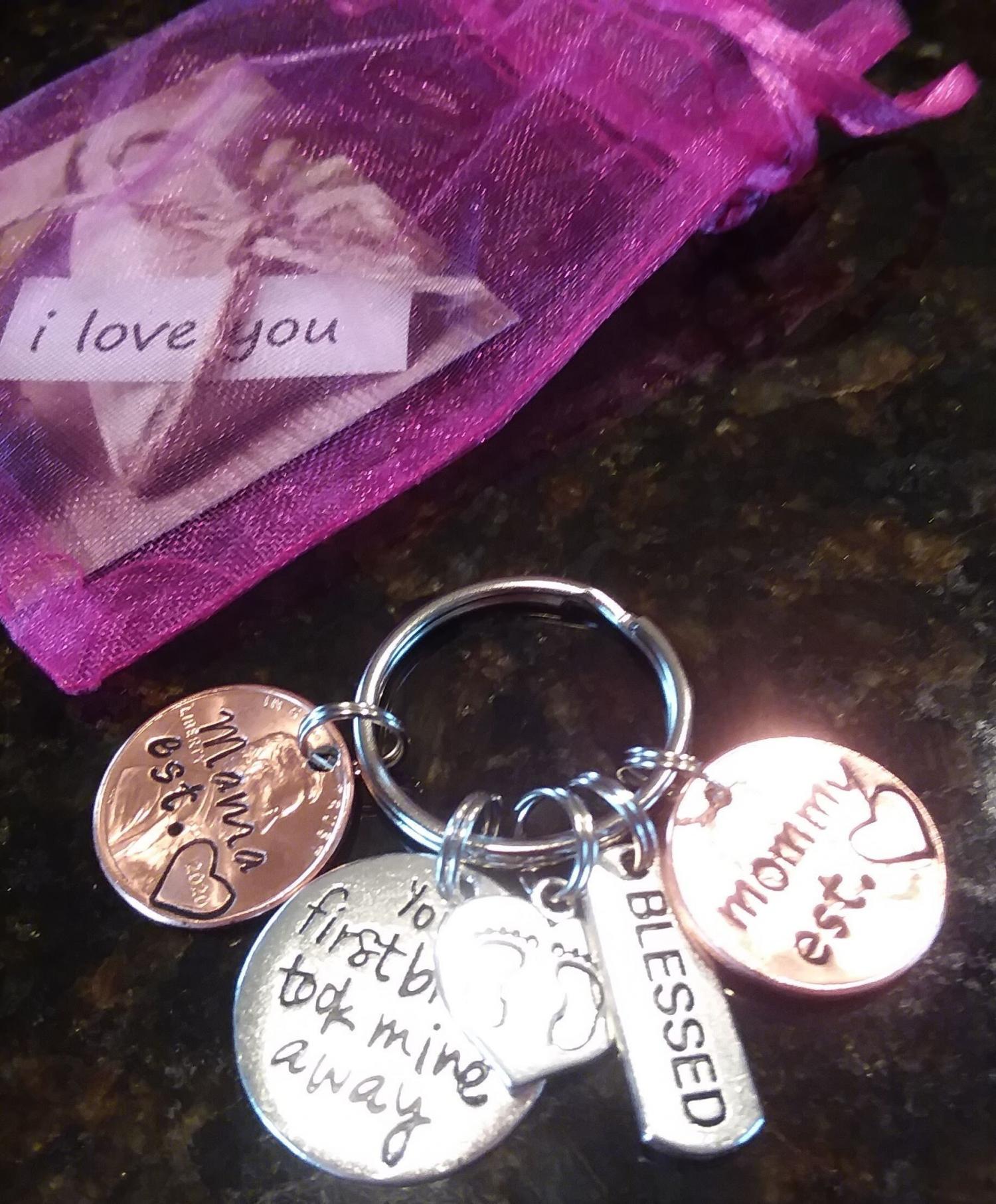 1st Mother's Day Gift, Custom Mom Keychain, Sentimental Mommy Birthday Gift from Son, Gift from Daughter, From Baby, unique Baby Shower Gift