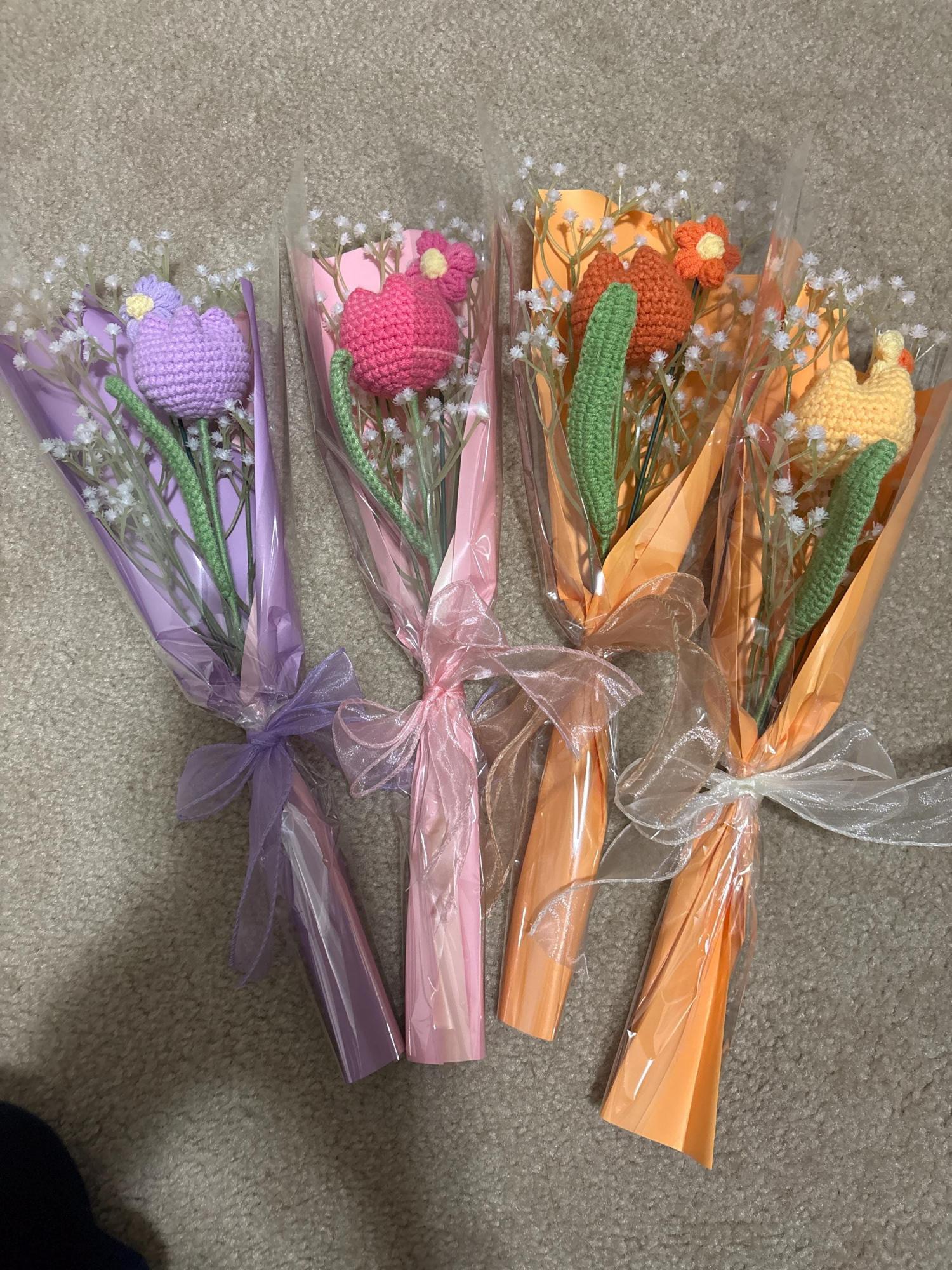 Valentine's Day Crochet Bouquet, Carnation Bouquet, Handmade Crochet flowers, Party Favors, Mother's Day, Birthday Gift, Graduation Bouquet