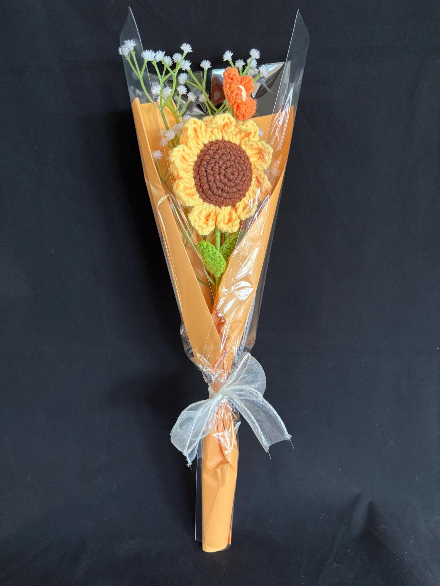 Valentine's Day Crochet Bouquet, Carnation Bouquet, Handmade Crochet flowers, Party Favors, Mother's Day, Birthday Gift, Graduation Bouquet