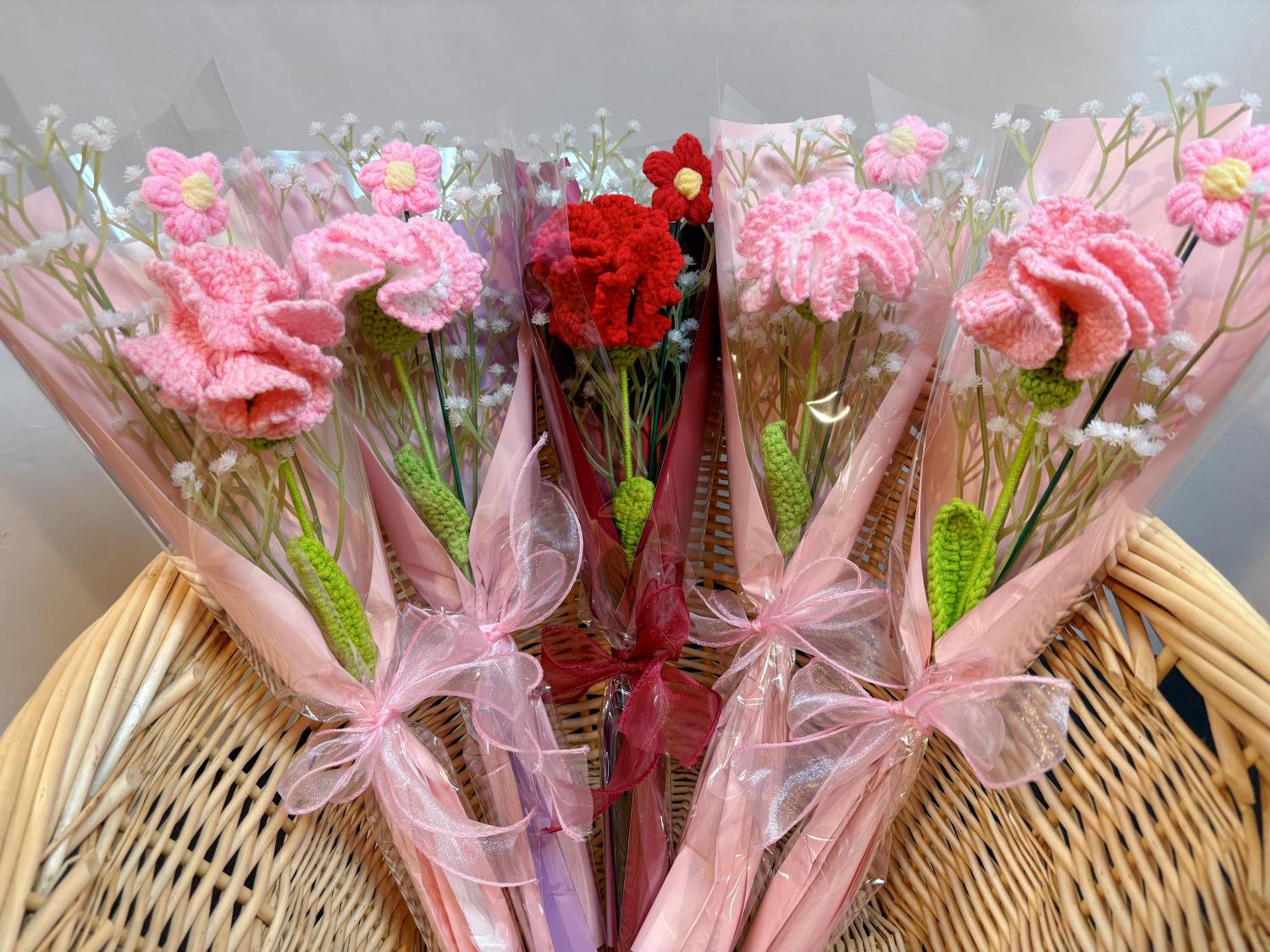 Valentine's Day Crochet Bouquet, Carnation Bouquet, Handmade Crochet flowers, Party Favors, Mother's Day, Birthday Gift, Graduation Bouquet