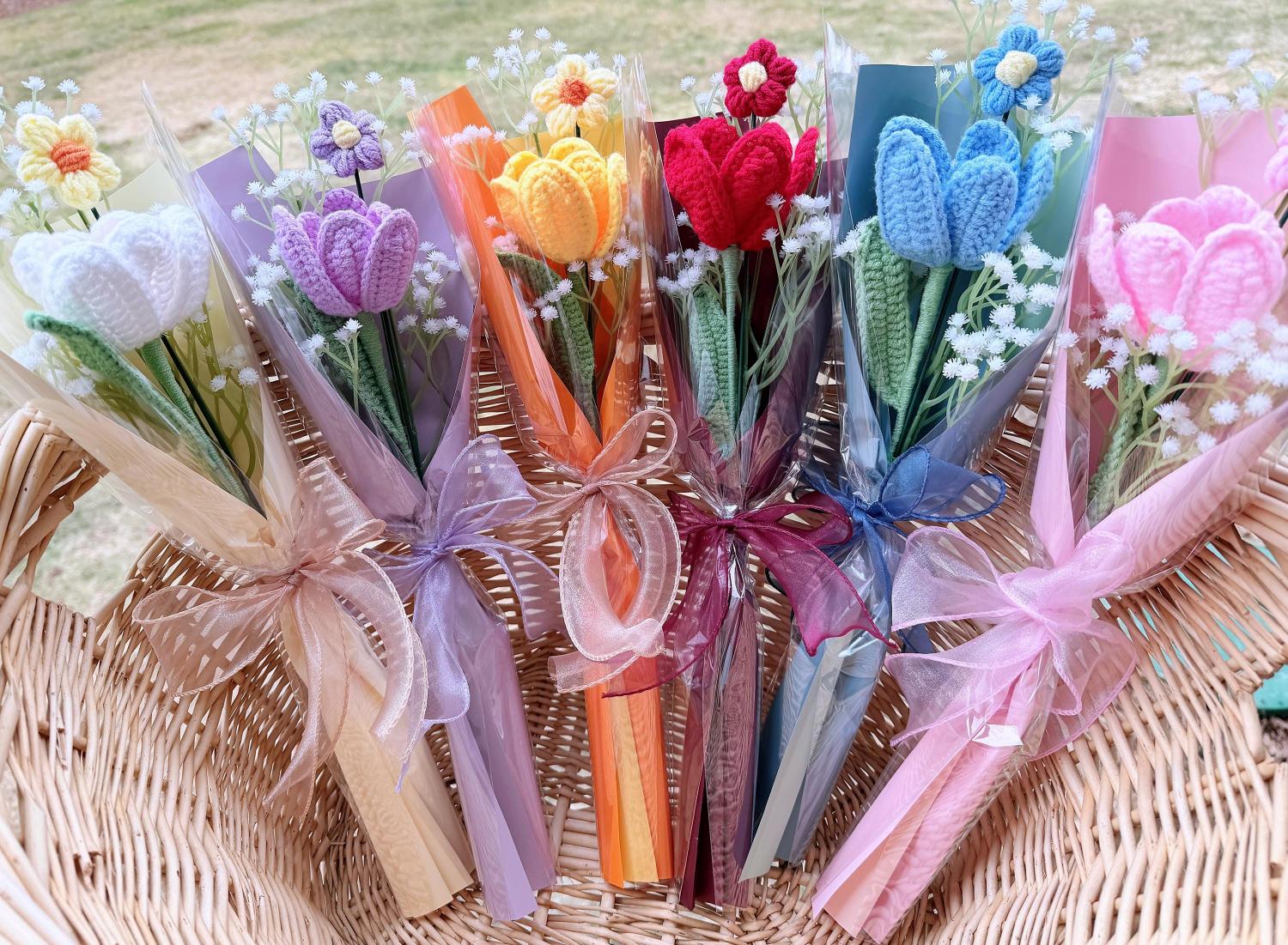 Valentine's Day Crochet Bouquet, Carnation Bouquet, Handmade Crochet flowers, Party Favors, Mother's Day, Birthday Gift, Graduation Bouquet