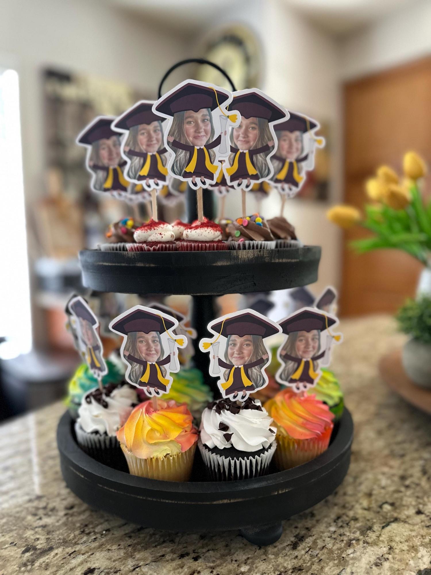 Graduation Cupcake Toppers, 2026 Grad Party Photo Favors, Personalized Big Head Face Graduate Decorations